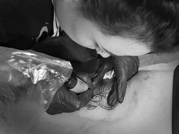 Aprender a tatuar con nuestros cursos de iniciación e intensivos Aprender a tatuar con nuestros cursos de iniciación e intensivos