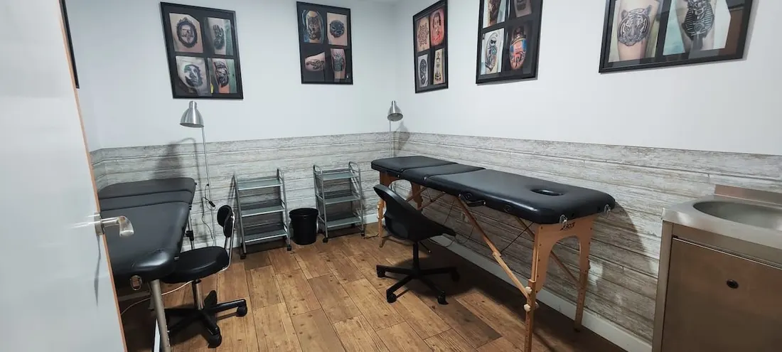¿Eres tatuador y estás empezando? Así puedes trabajar por tu cuenta de forma profesional (sin montar tu propio estudio) ¿Eres tatuador y estás empezando? Así puedes trabajar por tu cuenta de forma profesional (sin montar tu propio estudio)