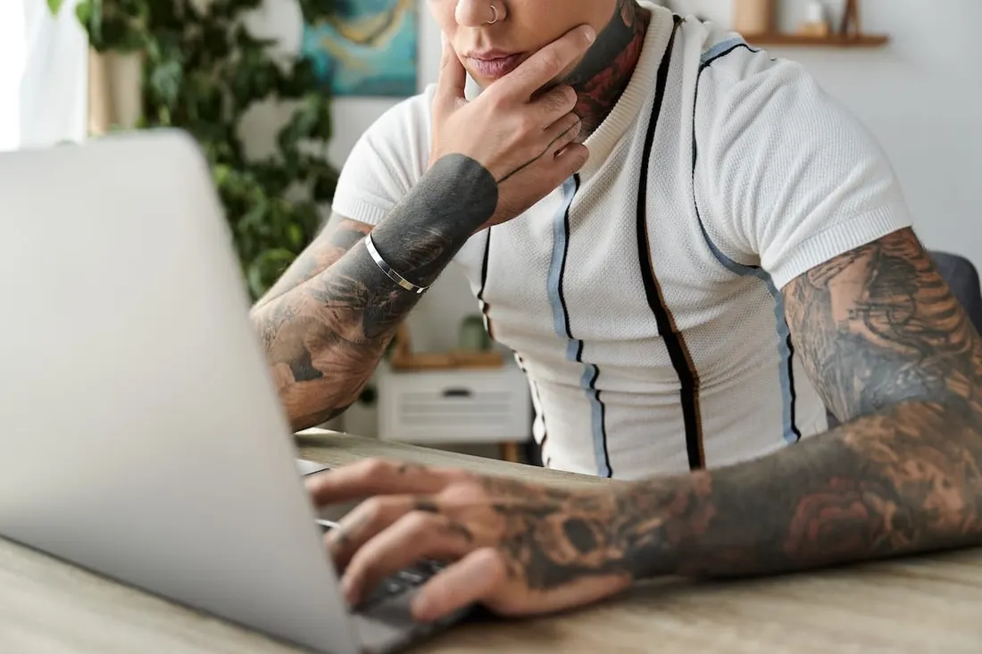 IA y tatuaje: cómo la inteligencia artificial está revolucionando el arte de tatuar (y cómo aprovecharla) IA y tatuaje: cómo la inteligencia artificial está revolucionando el arte de tatuar (y cómo aprovecharla)