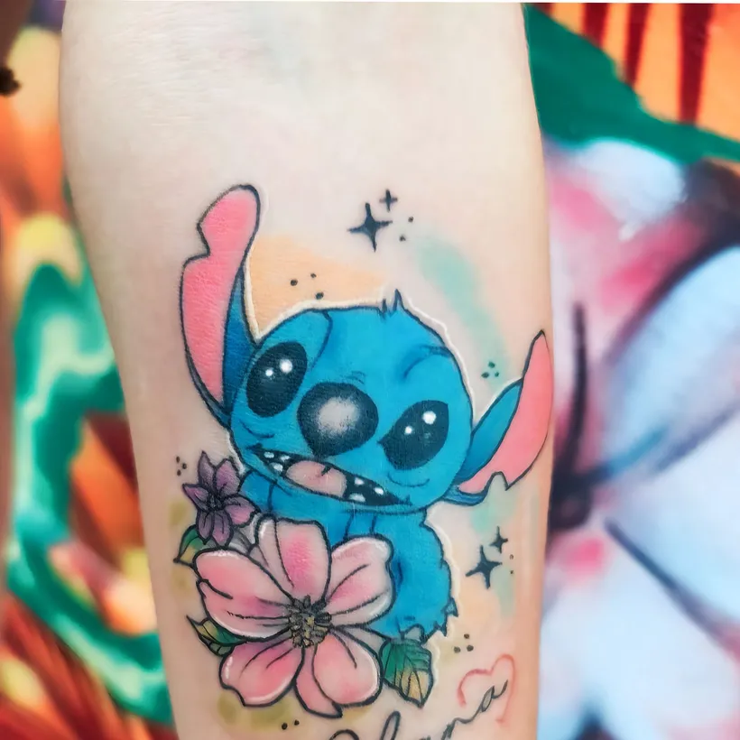 Tatuaje a color de Stitch, ESAP Madrid