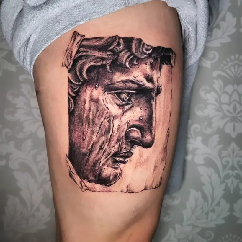 Tatuaje realista del David de Miguel Ángel hecho en ESAP Madrid Tatuaje realista del David de Miguel Ángel hecho en ESAP Madrid