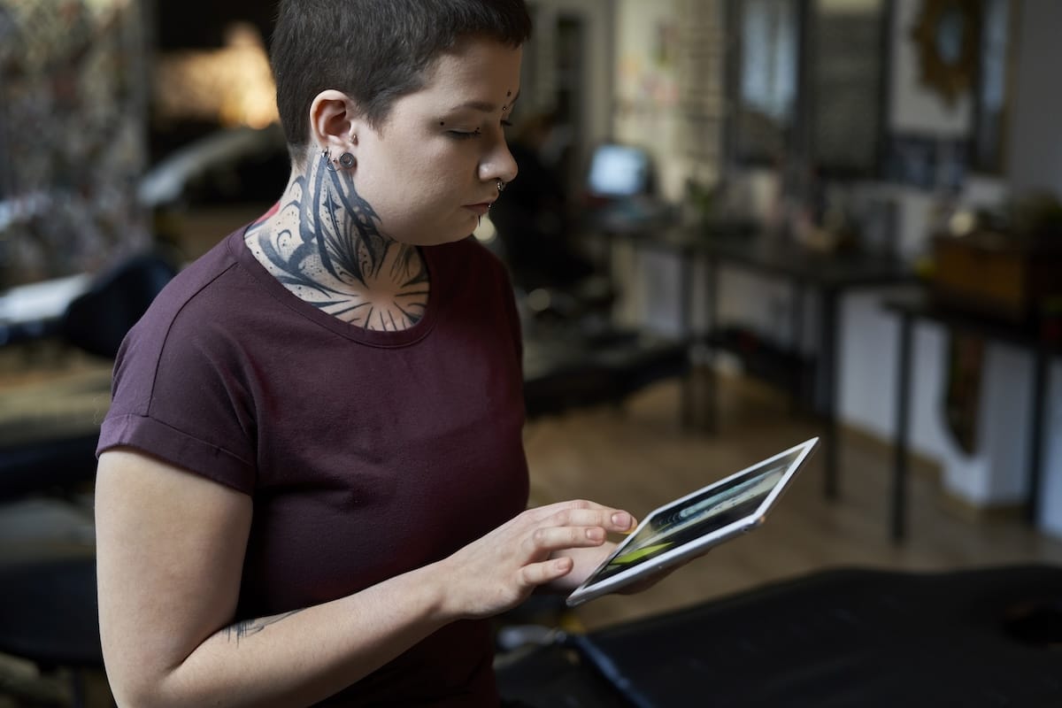 Canva para Tatuadores: Mockups, Presentaciones y Contenido con IA 1 canva para tatuadores